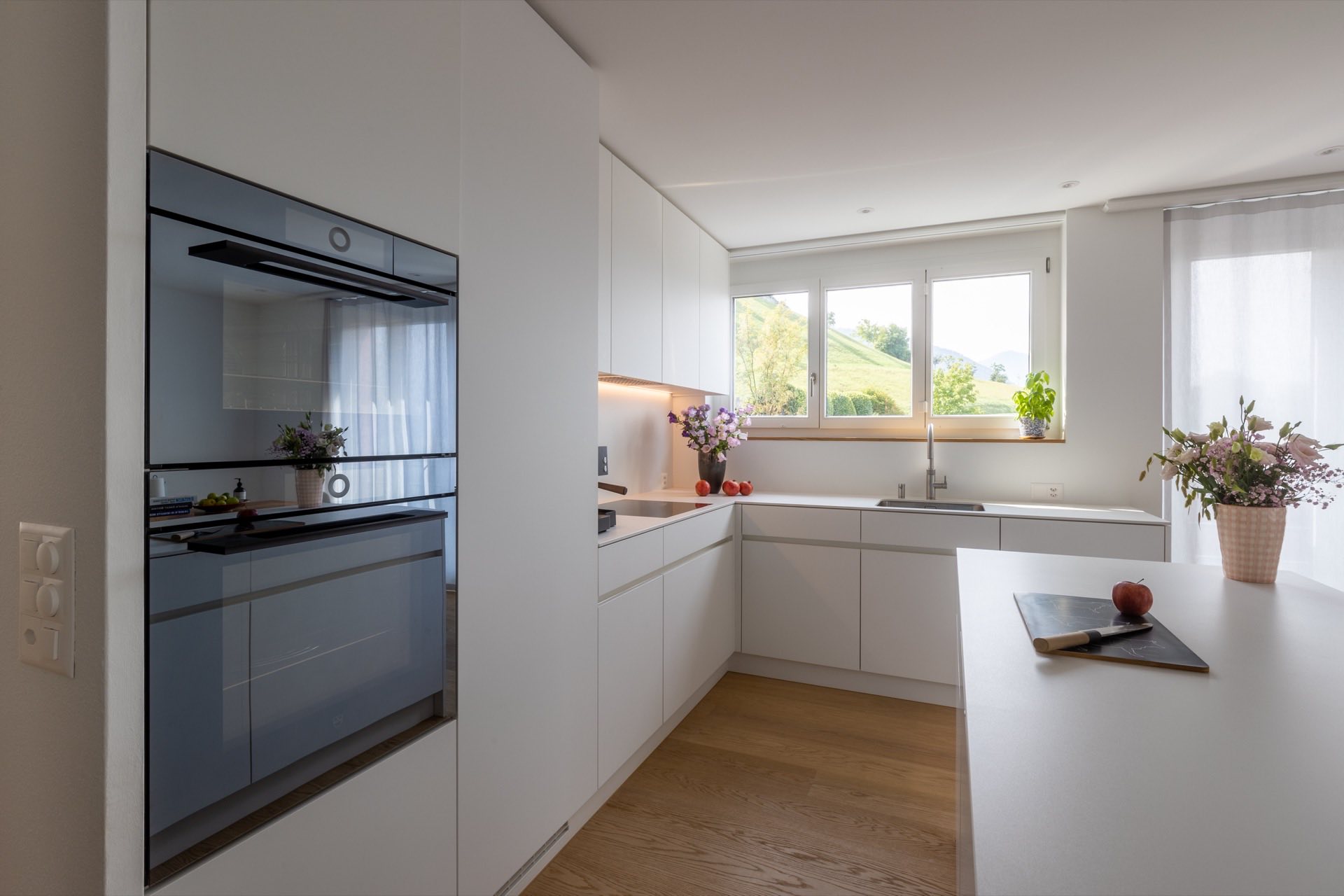 Pure Light kitchen – overall view